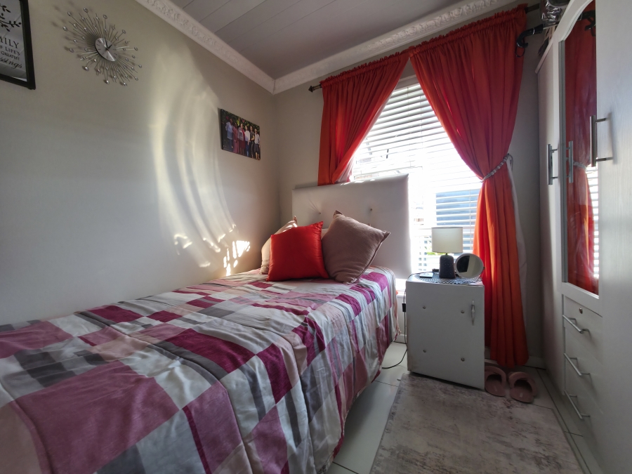 3 Bedroom Property for Sale in Electric City Western Cape